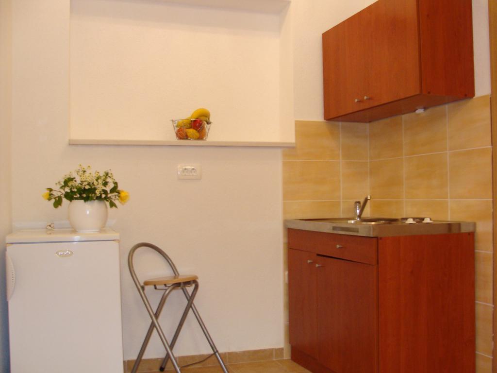 Guesthouse Boris Labin  Rum bild