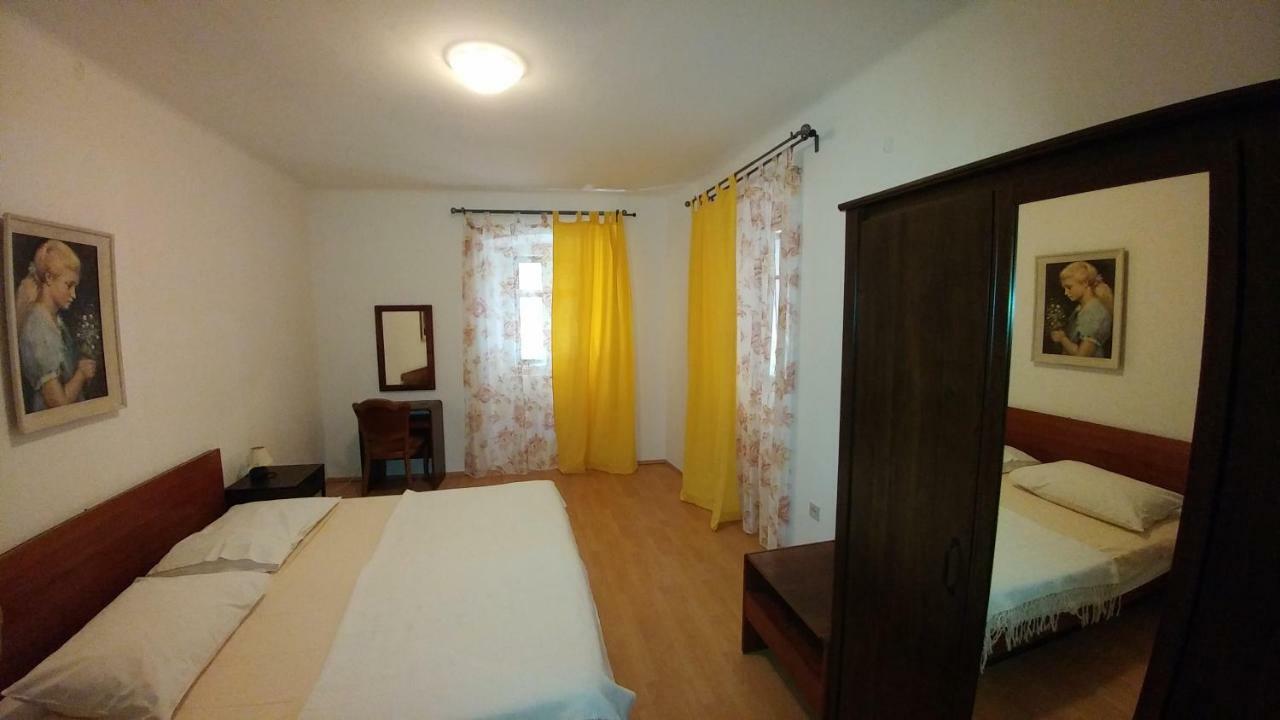 Guesthouse Boris Labin  Exteriör bild